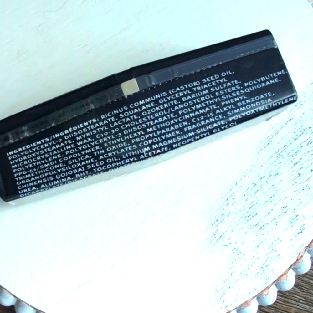 New Unopen Avon Ultra Color Rich Renewable Lipstick Lilac Love - Picture 4 of 6